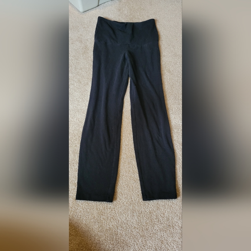 Maternity large black leggings. Used. No holes or stains.Check the pictures to